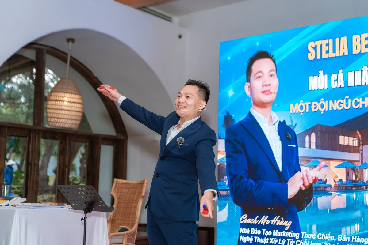 Coach Mr Hoàng — người huấn luyện